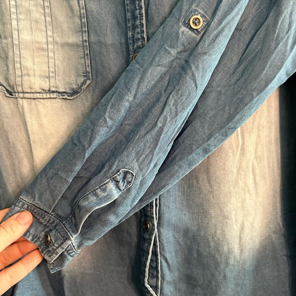 Zenana Chambray Denim style button up shirt XL NWOT - Picture 3 of 5